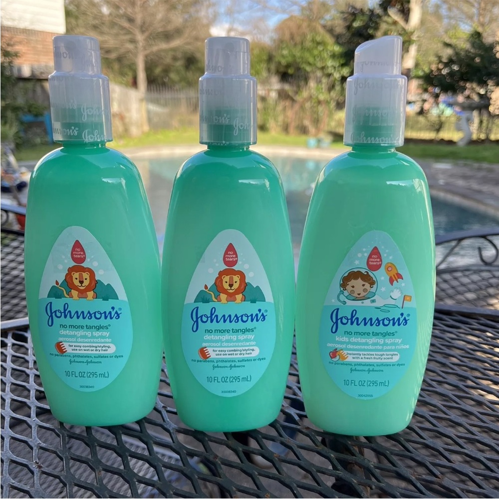 3 NEW Johnson’s J&J No More Tangles Detangling Spray 3 Bottles 10oz Each Sealed